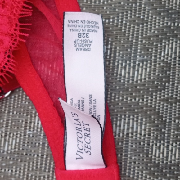 4 VICTORIA SECRET BRAS SIZE 32B - Picture 4 of 9